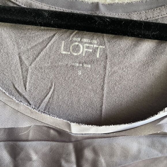 Ann Taylor Loft Tank Top Womens Size S Tiered Straps Sleeveless Dark Gray Knit - Picture 9 of 10